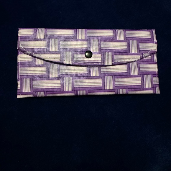Wallet/Clutch - Picture 1 of 3